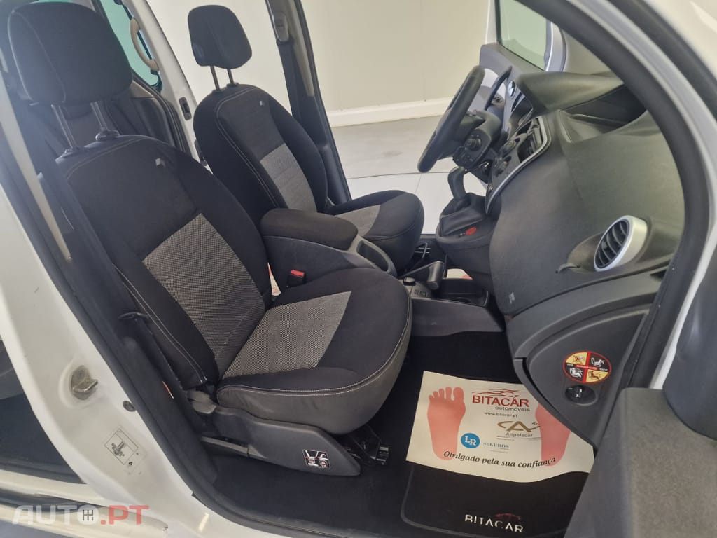Renault Kangoo COMBI 1.5 DCI LUGARES 5