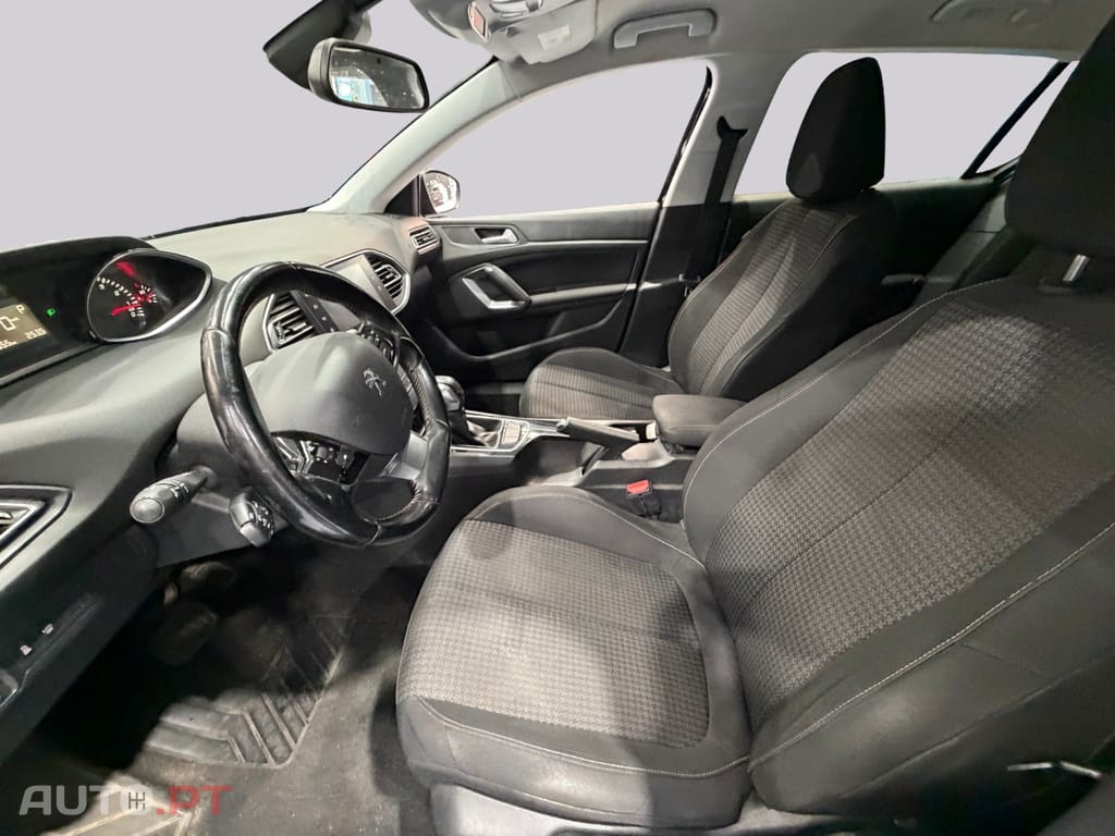 Peugeot 308 1.2 PureTech EAT6
