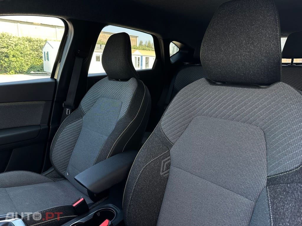 Renault Captur 1.0 TCe Techno Bi-Fuel