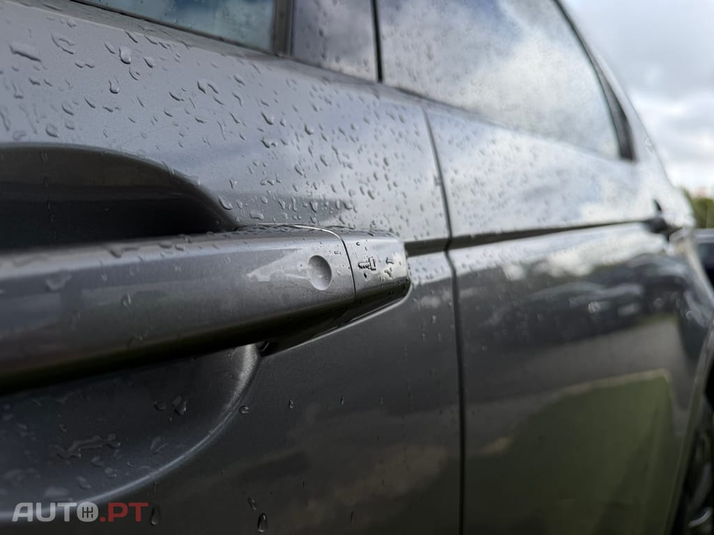 Land Rover Discovery Sport P300e Dynamic SE