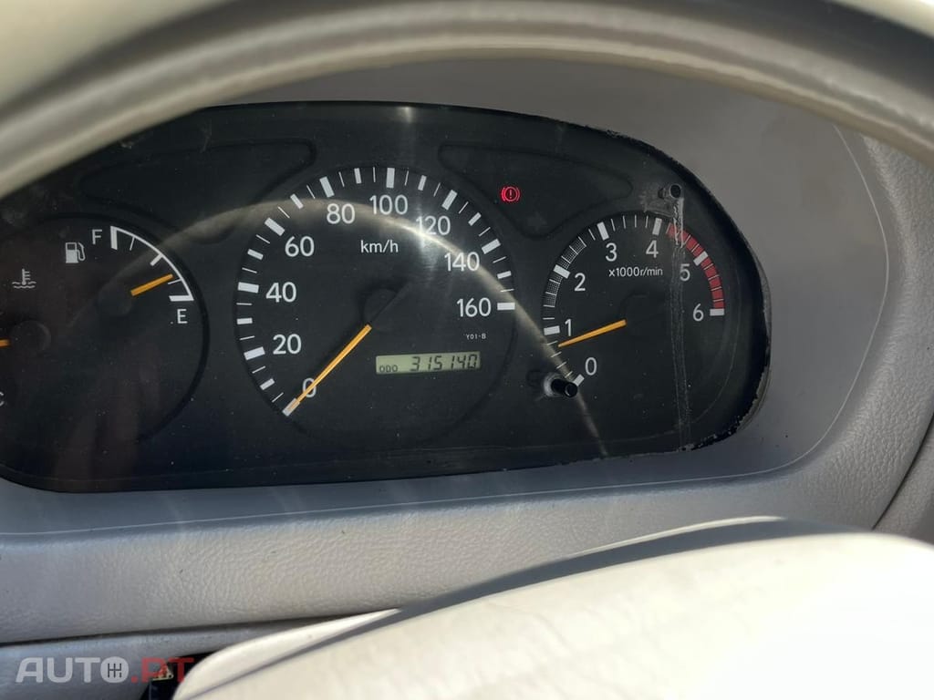 Toyota Dyna 3.0 D4D  6 LUGARES BASCULA