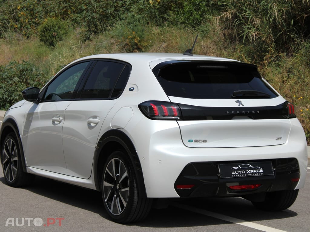 Peugeot E-208 50 kWh GT Pack