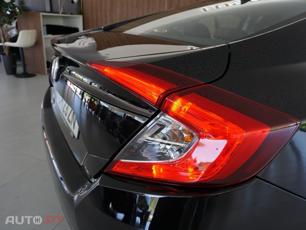 Honda Civic 1.6 i-DTEC Elegance Navi