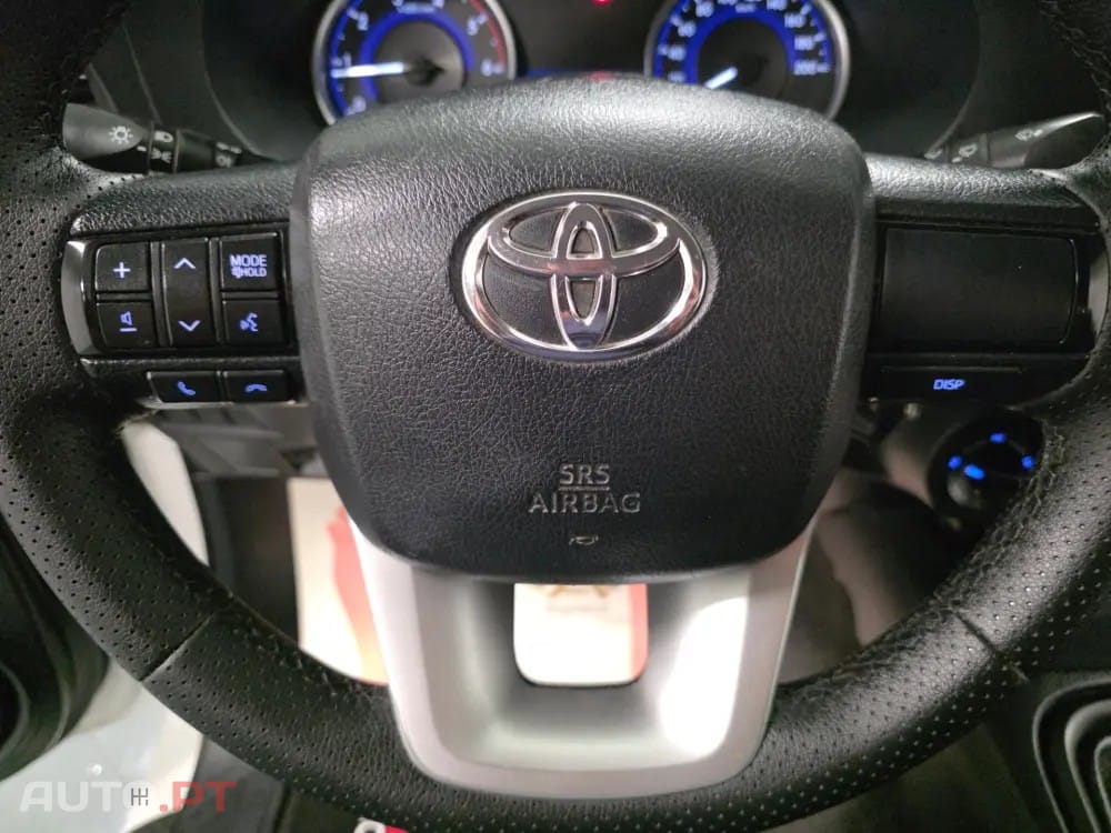 Toyota Hilux 2.4 D-4D 4WD CD CH