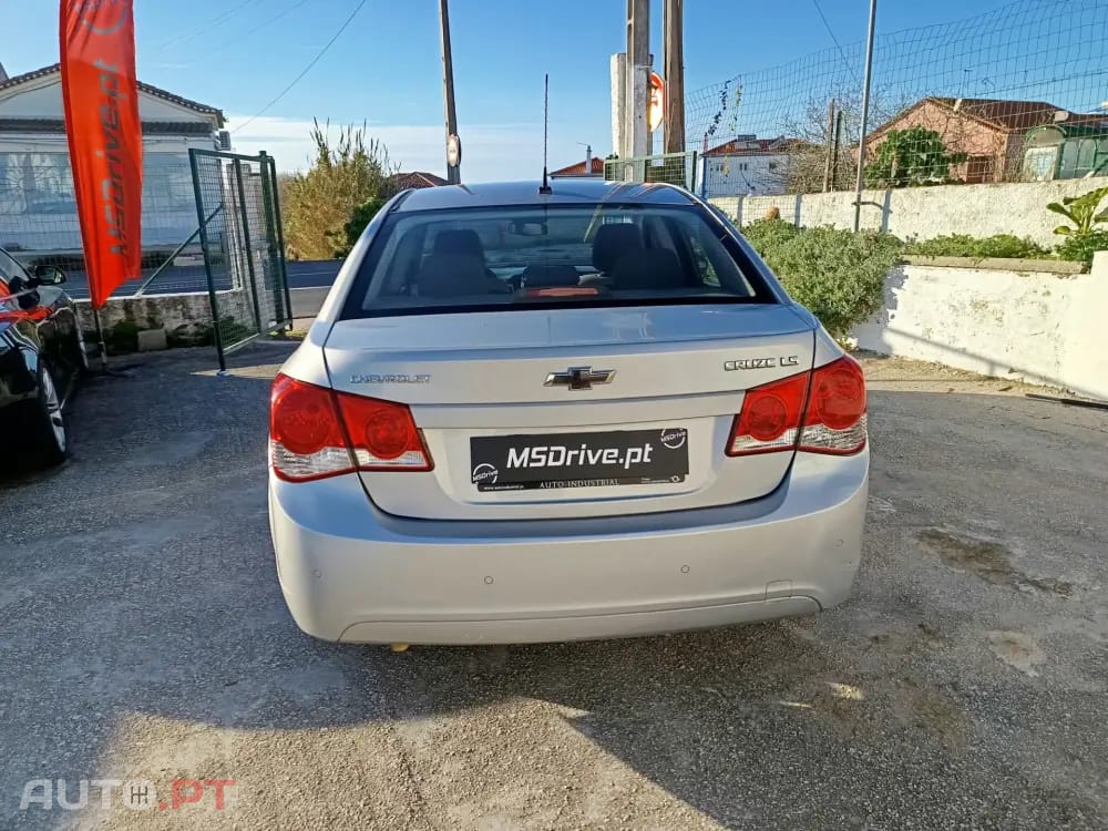 Chevrolet Cruze 1.6 LS
