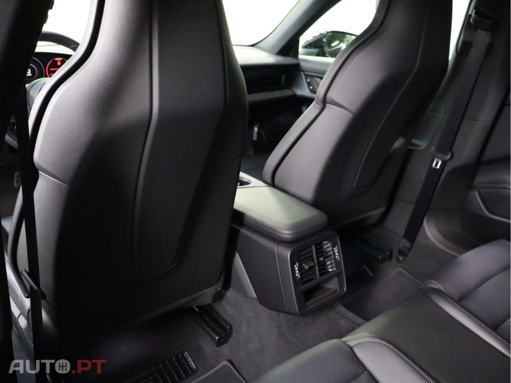 Porsche Taycan Standard