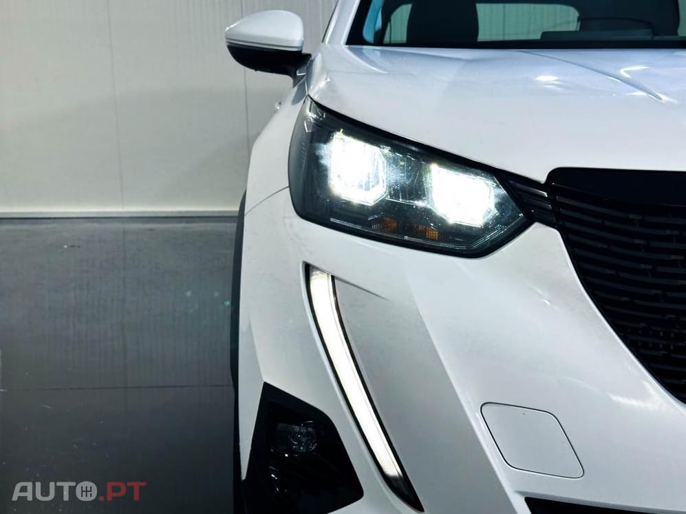 Peugeot 2008 1.2 PureTech Allure EAT8
