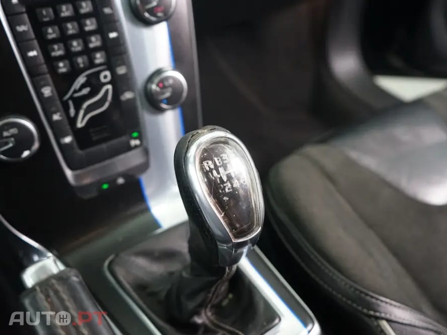 Volvo V40 1.6 D2 R-Design Momentum