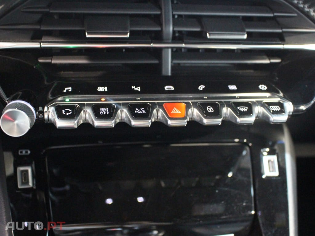 Peugeot 2008 1.2 PureTech GT EAT8