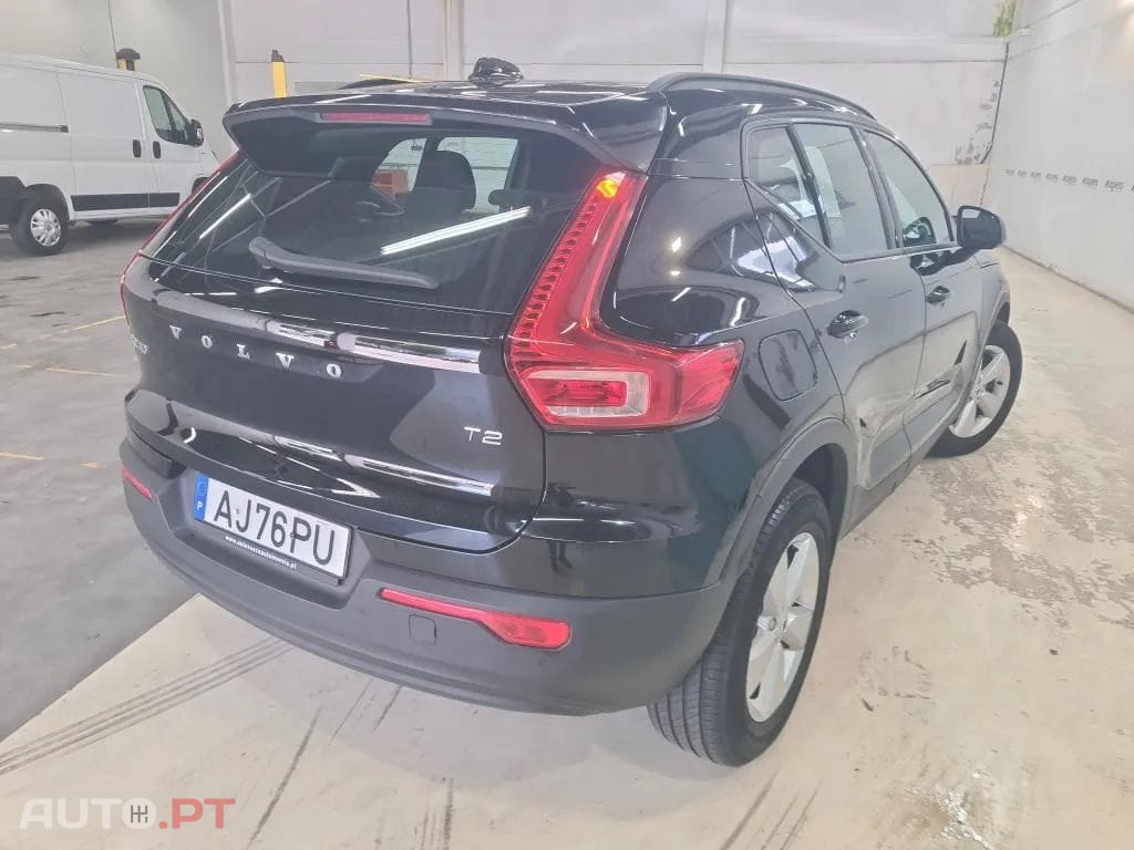 Volvo XC40 1.5 T2 Momentum Core