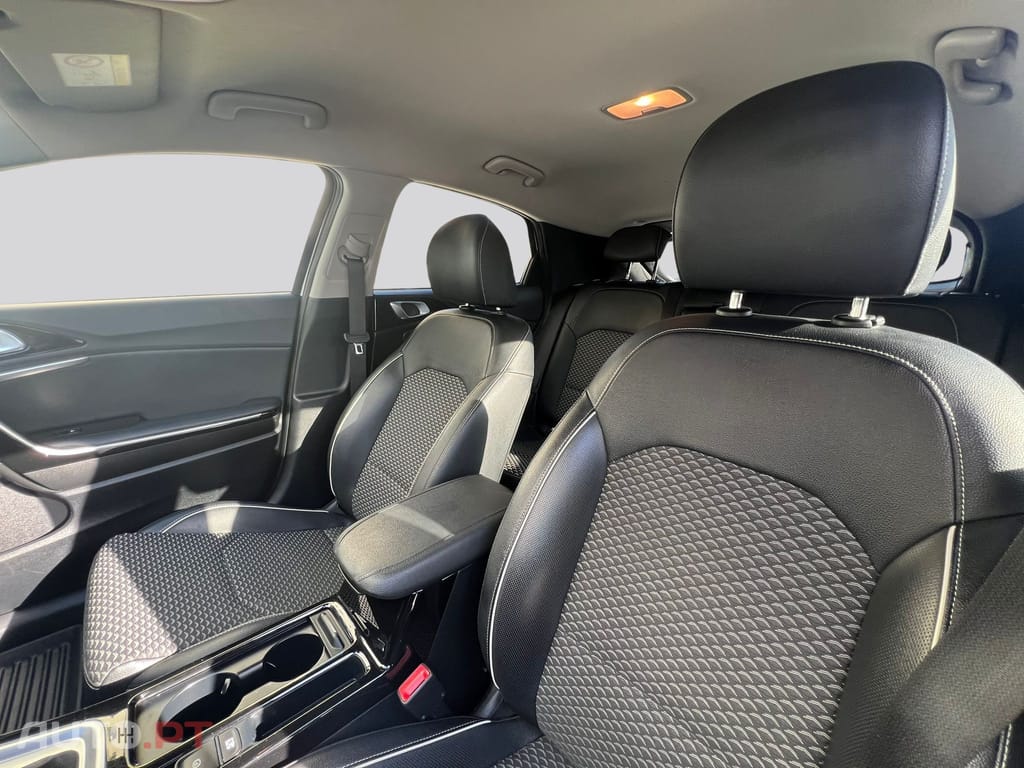 Kia Xceed HYB 1.6 GDI ISG PHEV BCK&WHT EDITION DCT6