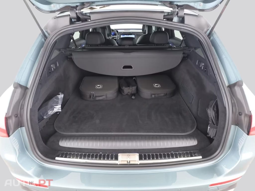 Mercedes-Benz E 300 de T AMG Pack Night I.V.A DEDUTIVEL 