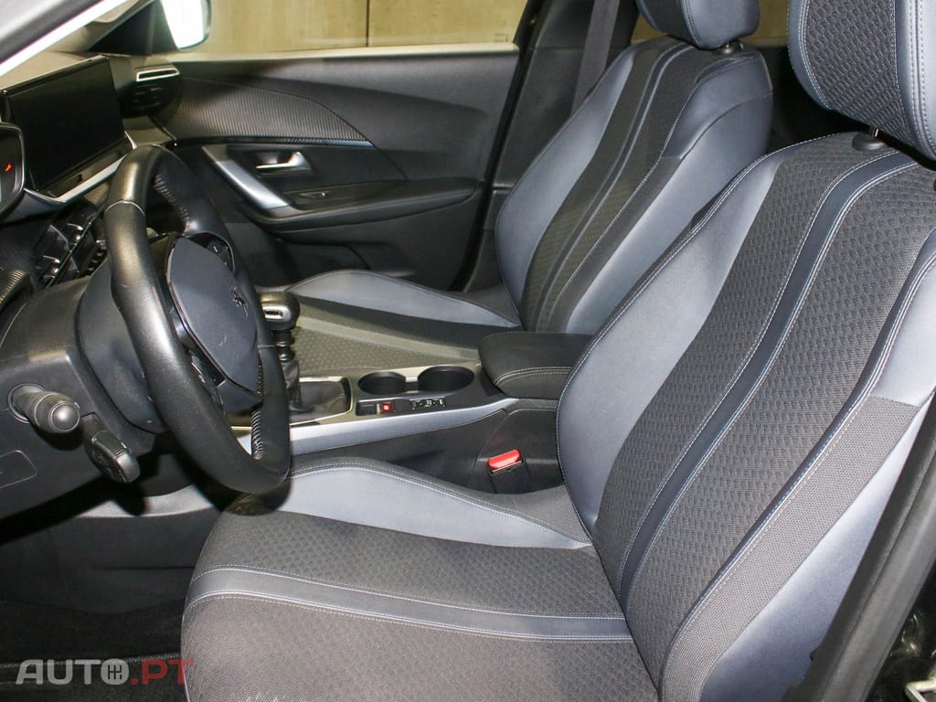 Peugeot 2008 1.5 BlueHDi Allure