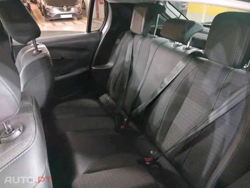 Peugeot E-208 50 kWh Allure