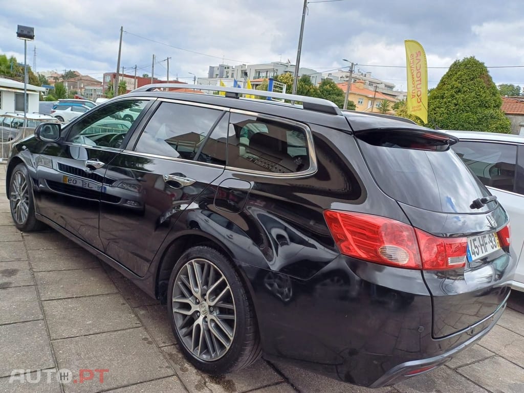 Honda Accord Tourer 2.2 i-DTEC Executive Top — fotografia 3