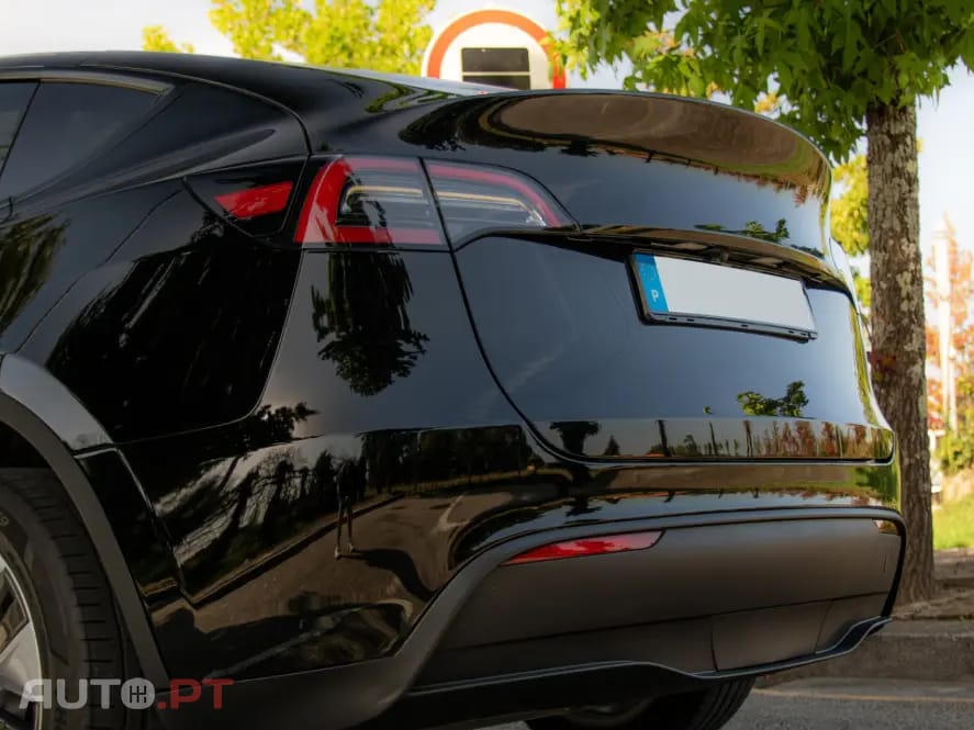 Tesla Model Y RWD — fotografia 34