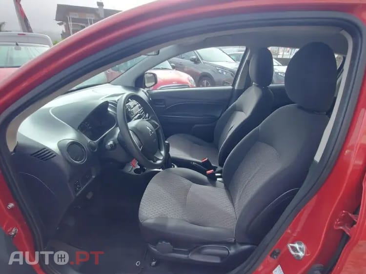 Mitsubishi Space Star Outro