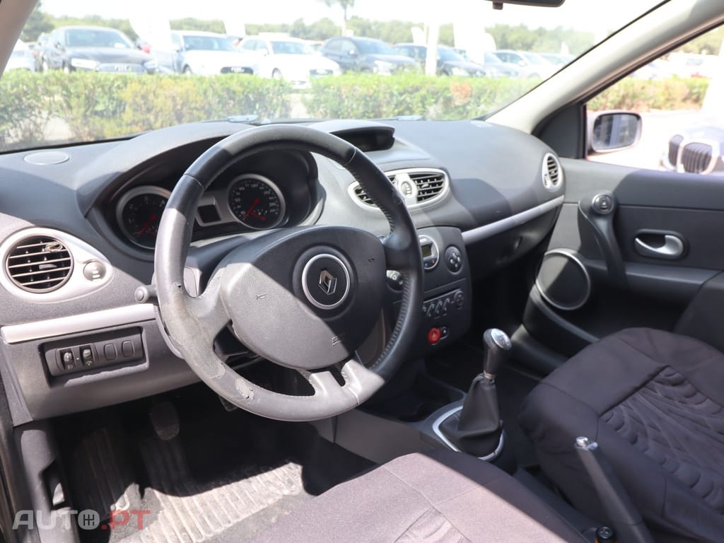 Renault Clio 1.5 dCi — fotografia 7
