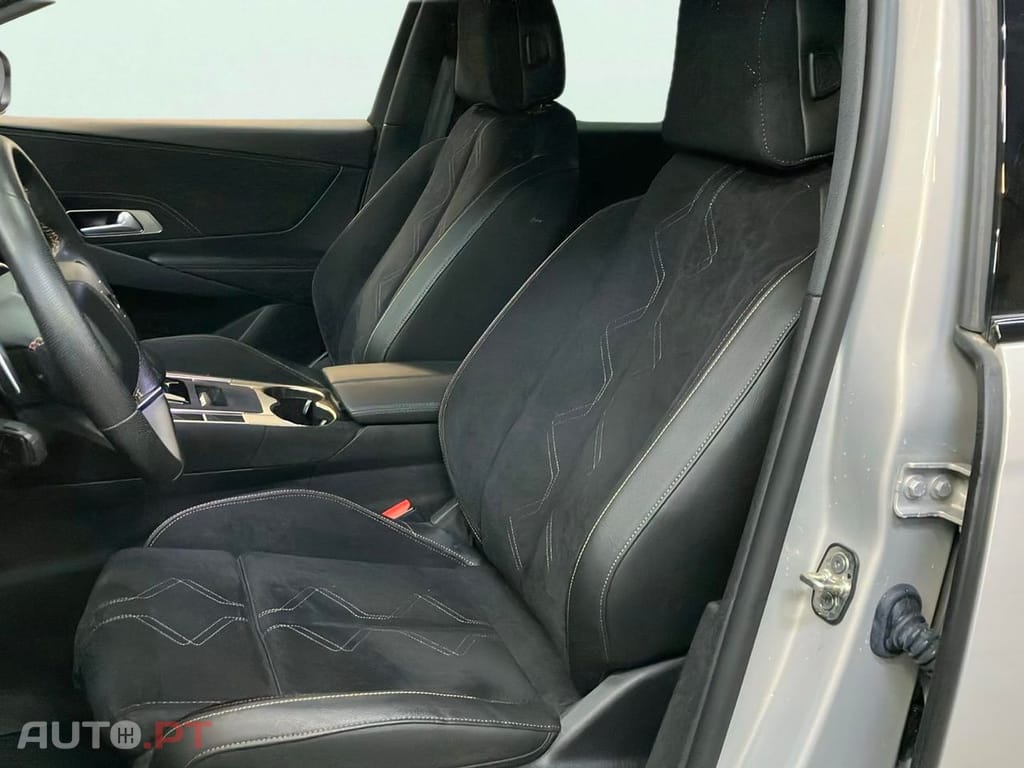 DS DS7 Crossback E-Tense Performance Line EAT8