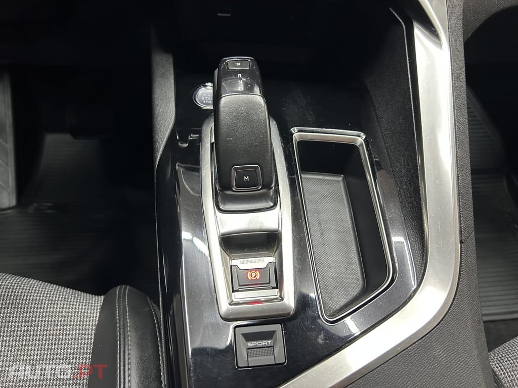 Peugeot 3008 1.5 BlueHDi Allure EAT8