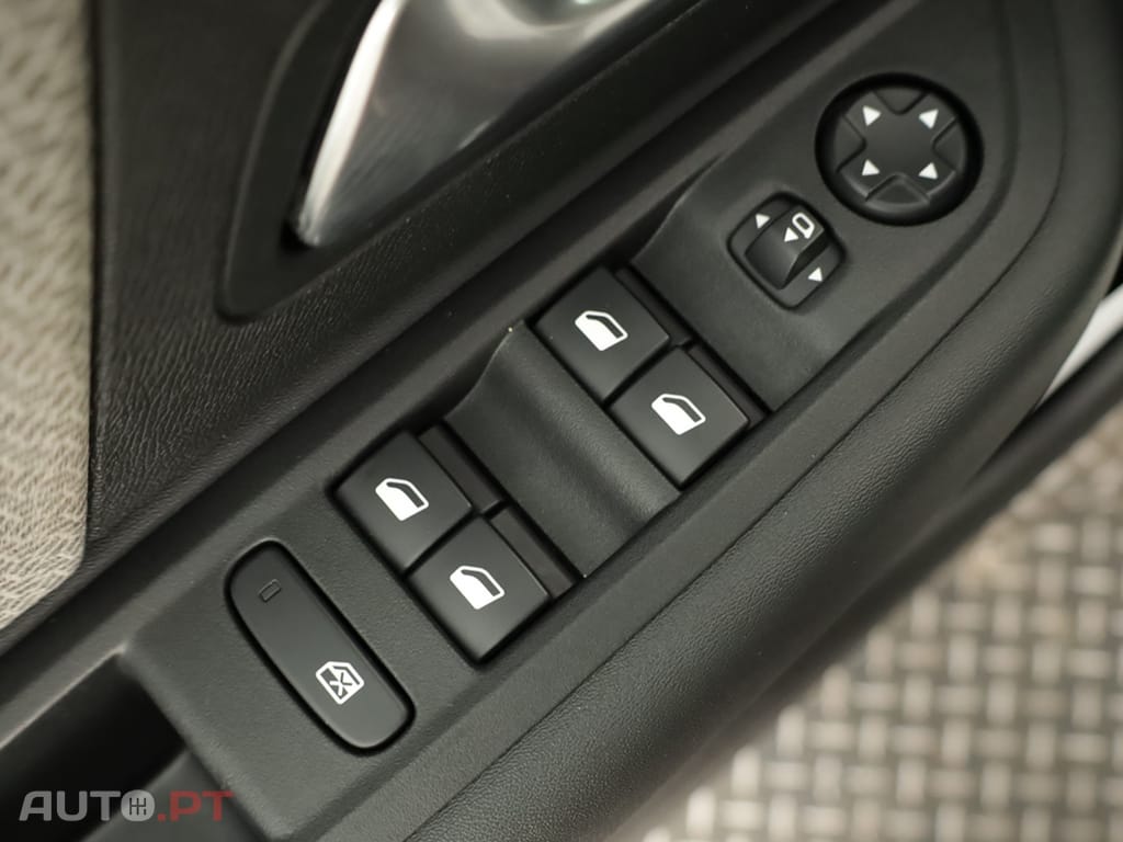 Citroen C4 C4 1.2 PureTech Plus EAT8