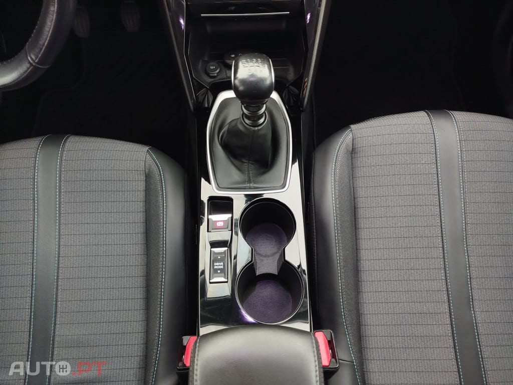 Peugeot 2008 1.5 BlueHDi Allure Pack