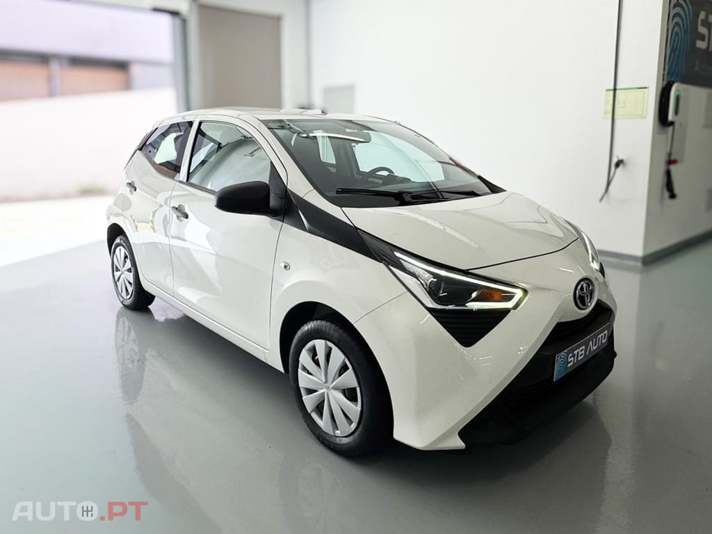 Toyota Aygo 1.0 X-Play Plus