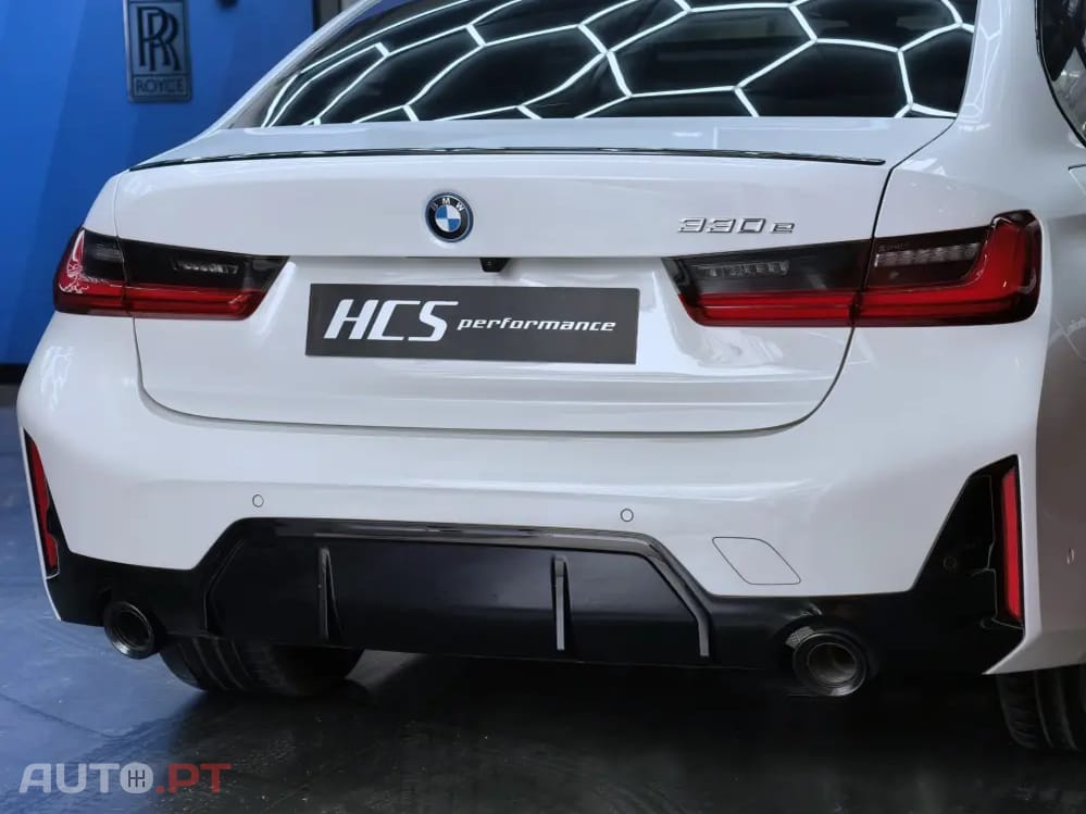 BMW 330 e Pack Desportivo M Pro Auto