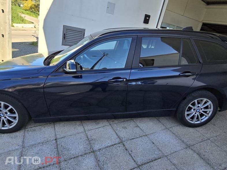 BMW 318 d Touring Blue Performance Luxury Line