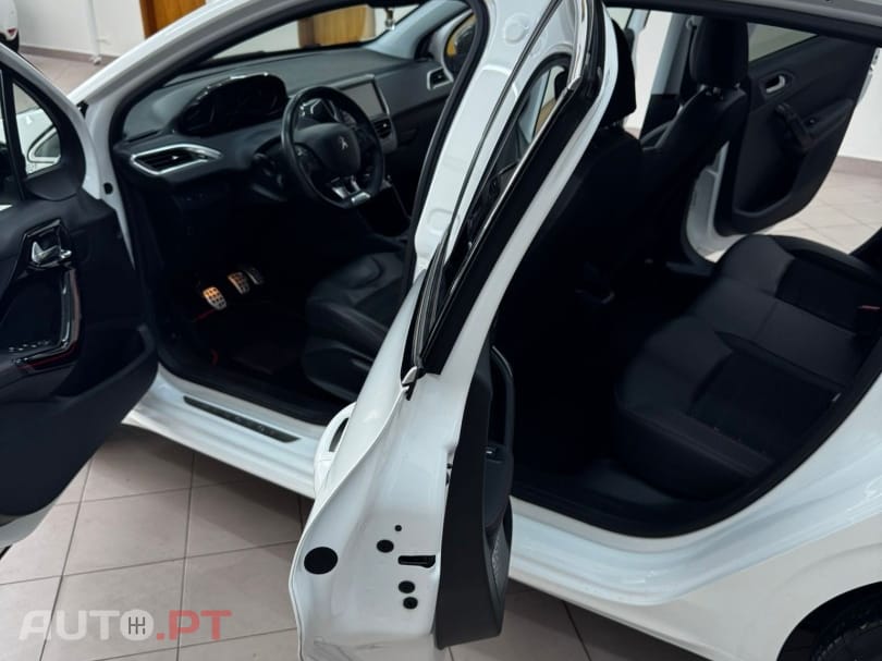 Peugeot 208 1.2 PureTech GT Line