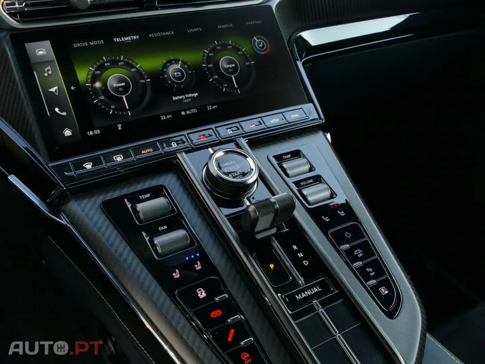 Aston Martin Vantage Coupé V8