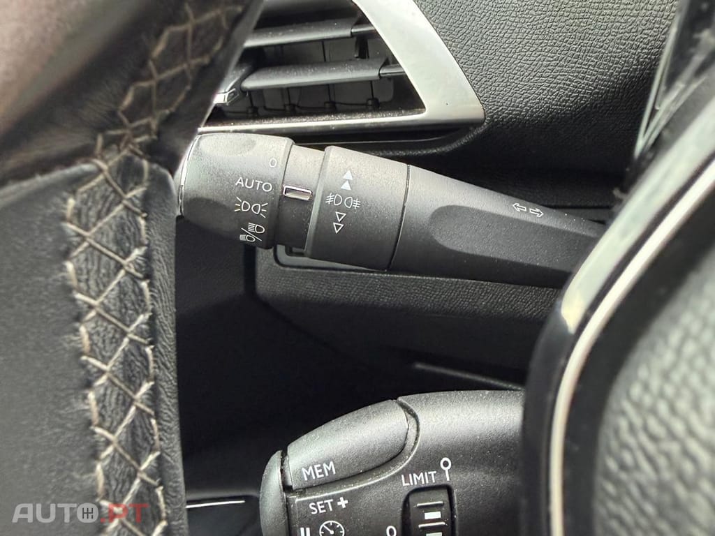 Peugeot 3008 1.5 BlueHDi Allure