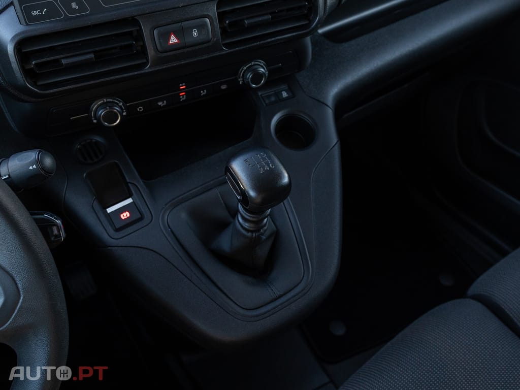 Peugeot Partner 1.5 BlueHDi M padrão