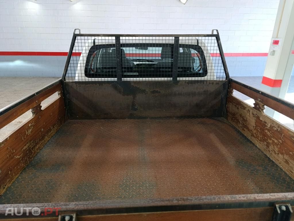 Toyota Hilux 2.4 D-4D 4WD CD CH