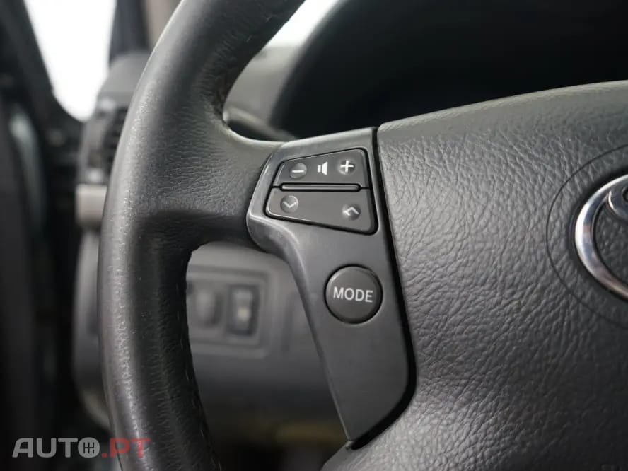 Toyota Avensis 2.0 D-4D Exclusive