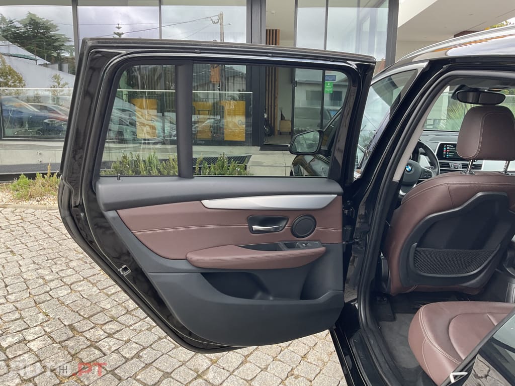 BMW 216 d 7L Line Luxury Auto