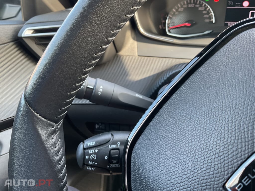 Peugeot 2008 1.2 PureTech Active Pack