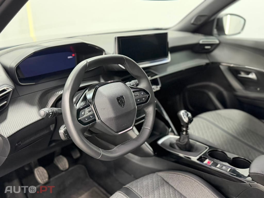 Peugeot 2008 1.2 PureTech Allure
