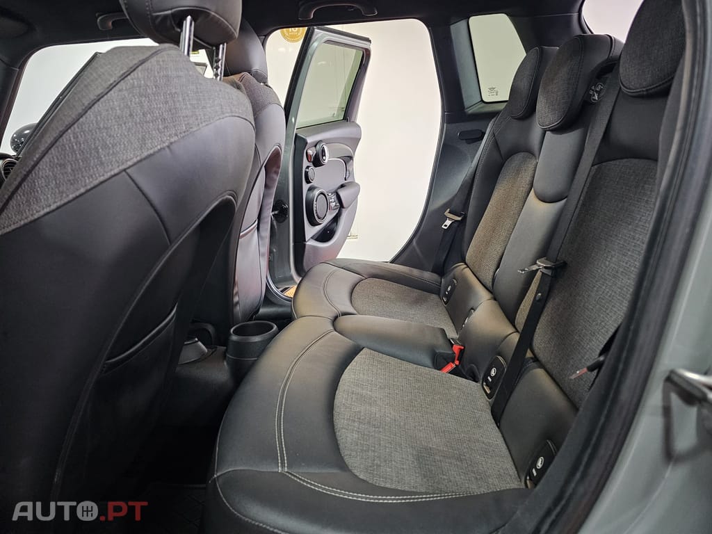 MINI Cooper SD Auto Desportiva