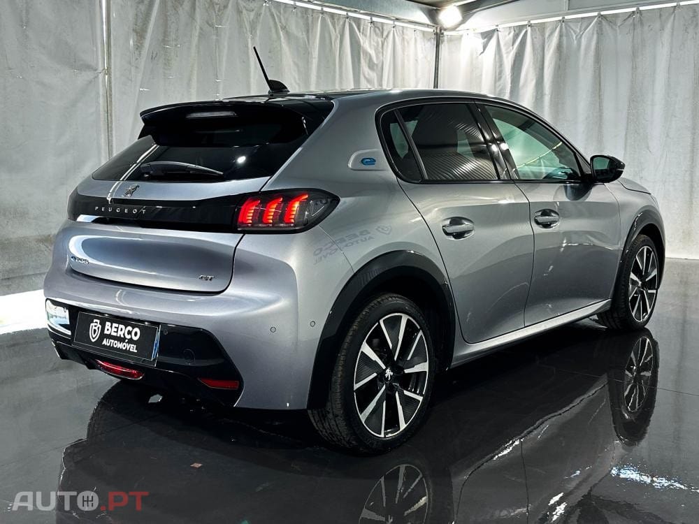 Peugeot E-208 50 kWh GT Pack