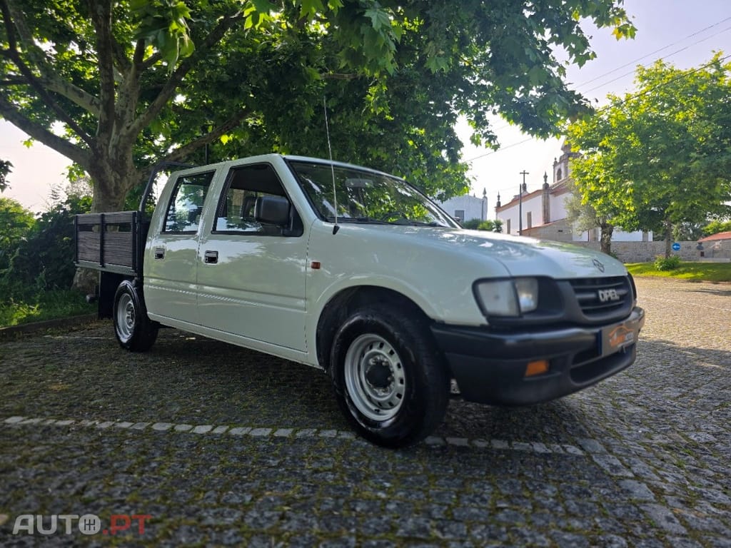 Opel Campo 2.5 TD TFR 54 HD CD CM