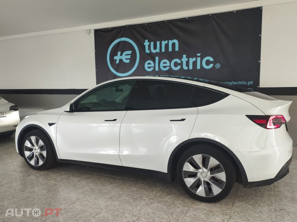 Tesla Model Y RWD