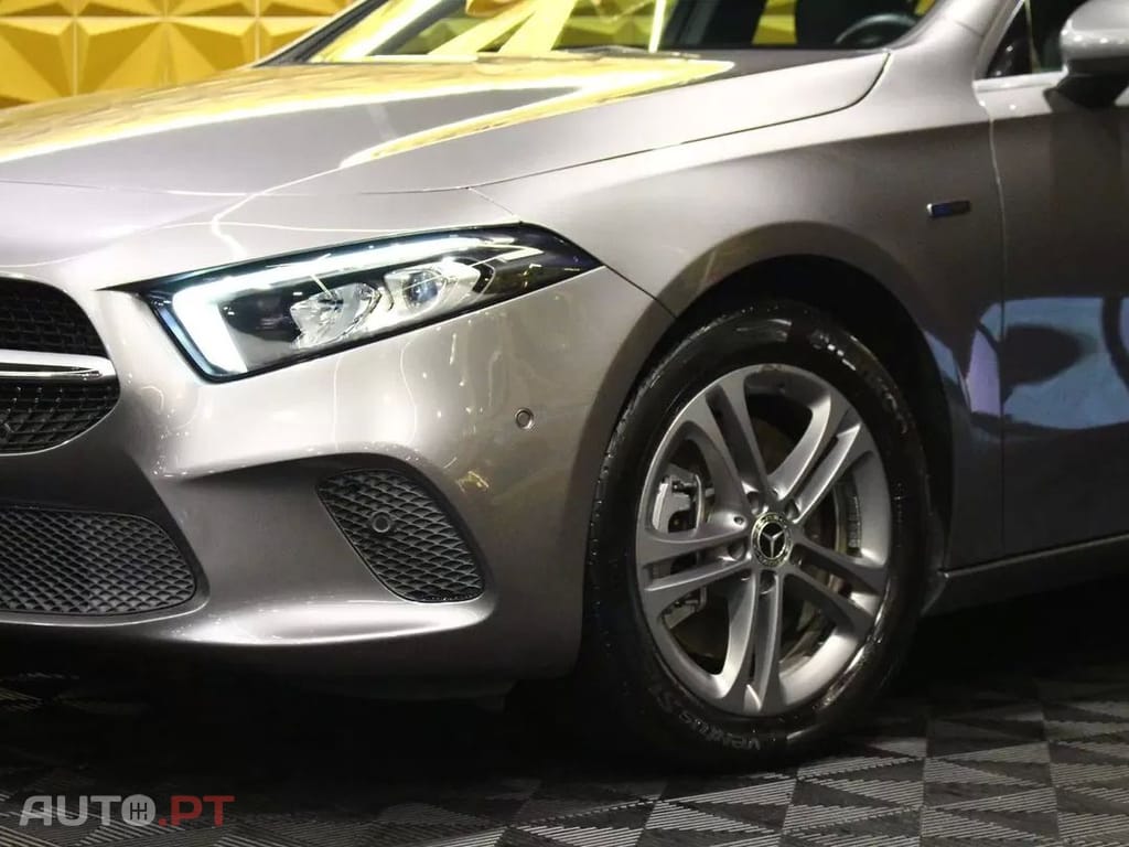 Mercedes-Benz A 250 e Progressive