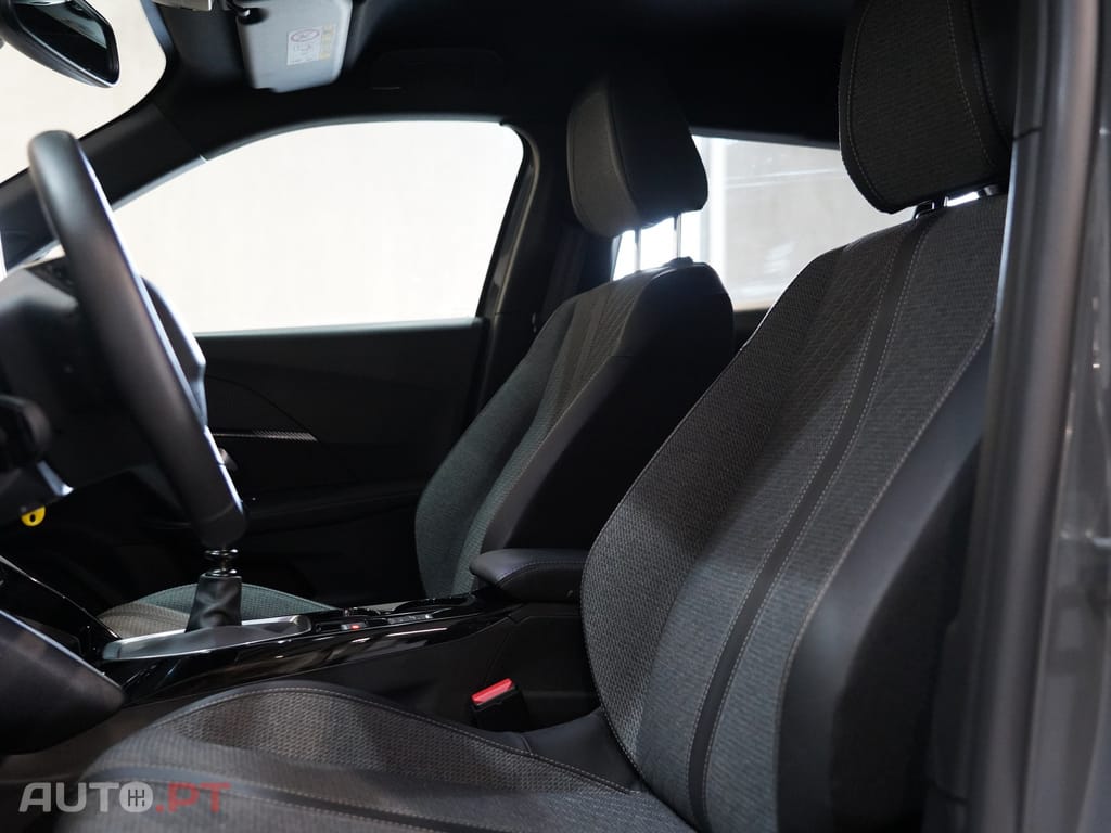 Peugeot 2008 1.2 PureTech Allure