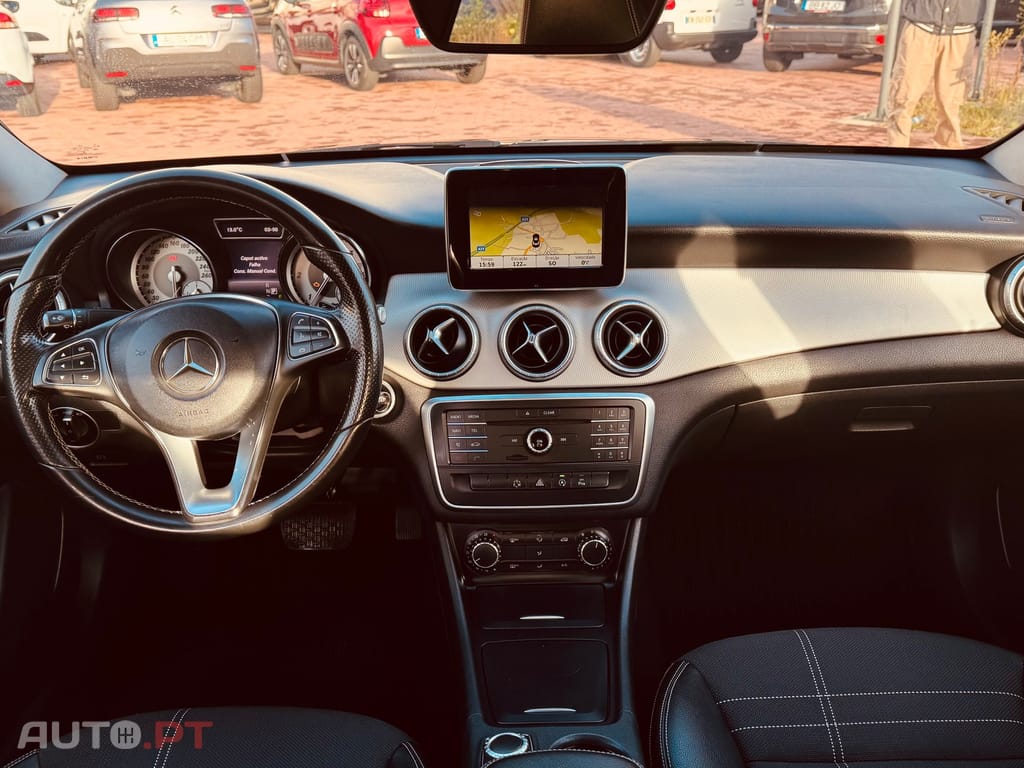 Mercedes-Benz CLA 220 CDi Urban Aut.111g