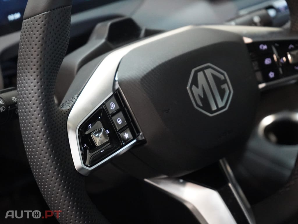 MG MG4 64 kWh Luxury