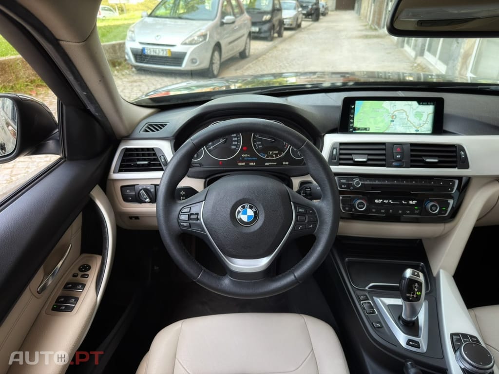 BMW 330 e iPerformance Advantage