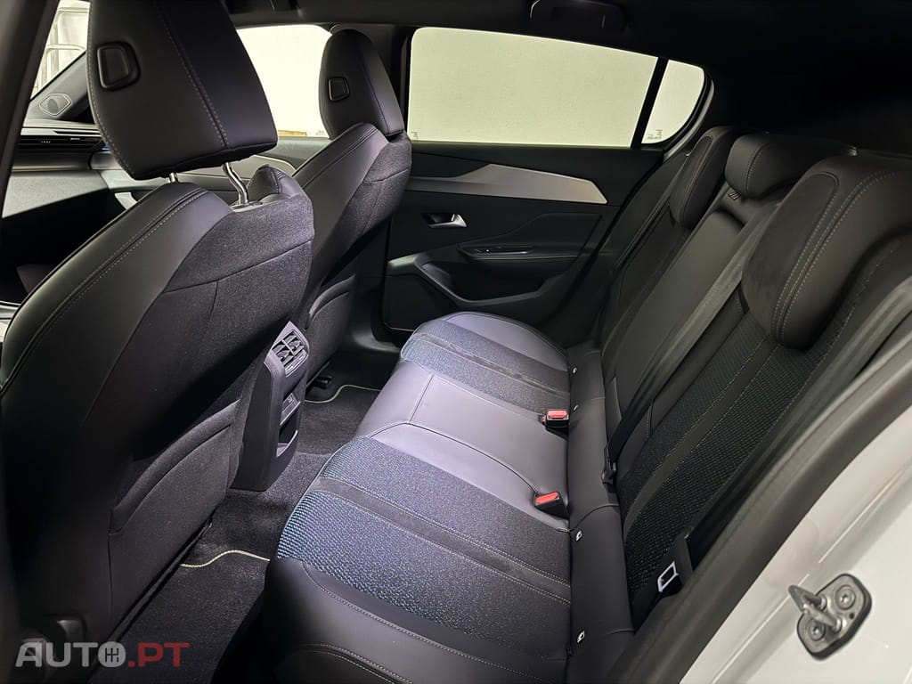 Peugeot E-308 54 kWh GT