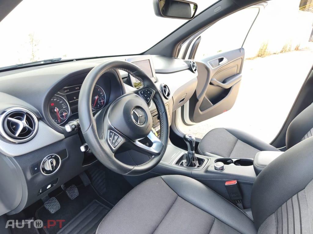 Mercedes-Benz B 180 D Avangard