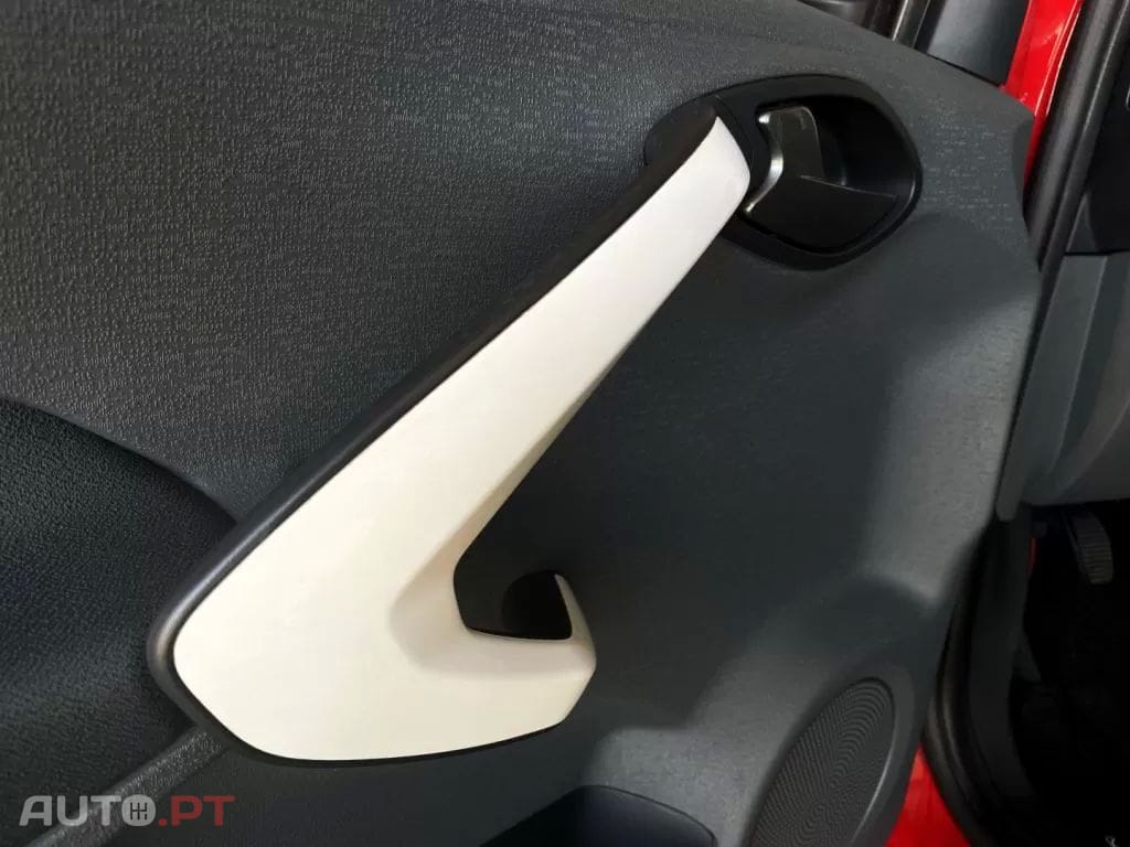 Ford KA 1.2 Titanium X